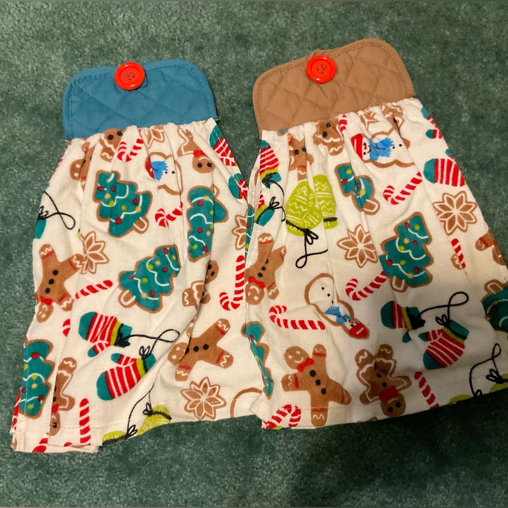 20 Festive Holiday Kitchen Towels with heat pads